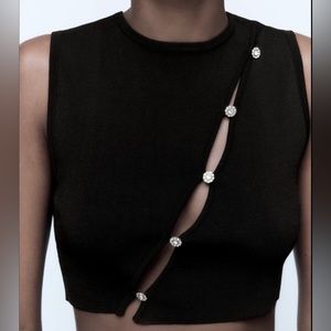 ZARA NWT KNIT TOP WITH JEWEL BUTTONS -(NWT Bloggers Fav size “L”